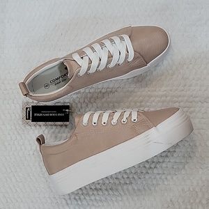 Jabasic Apricot lace up platform sneakers walking shoes rubber sole size…8 New